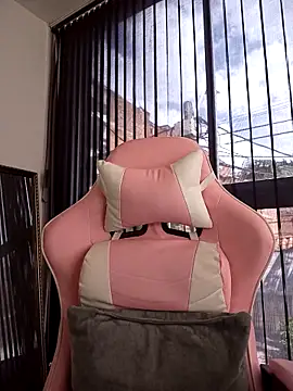 Charlee pink online show from 28, 12, 2024