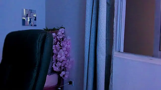 Charlee pink online show from 15, 12, 2025