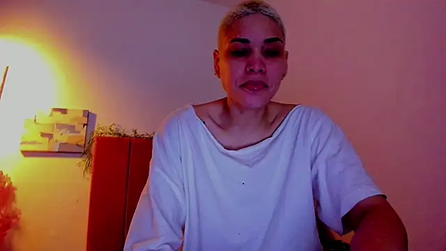 Snapshot of Charlee_pink chatting on 20, 4, 2026 Charlee pink online show from 20, 4, 2026
