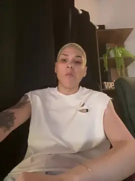Snapshot of Charlee_pink chatting on 10, 5, 2026 Charlee pink online show from 10, 5, 2026