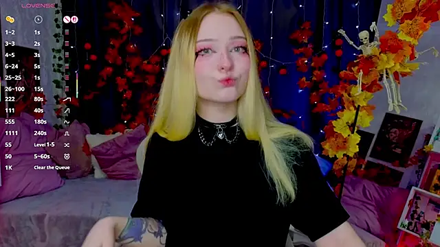 ElswythCovil online show from 21, 10, 2025