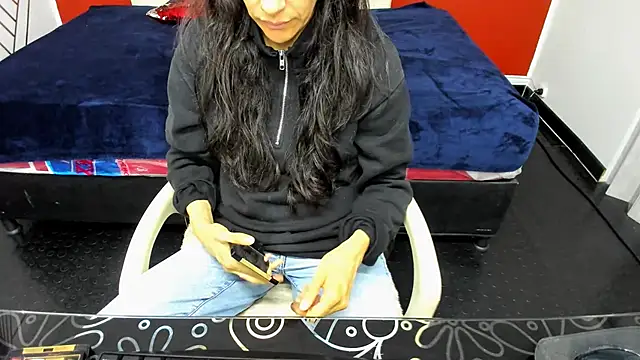 Abrillee1 online show from 10, 1, 2025