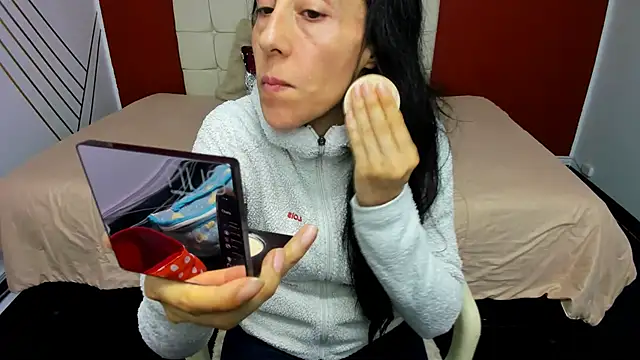 Abrillee1 online show from 17, 2, 2025