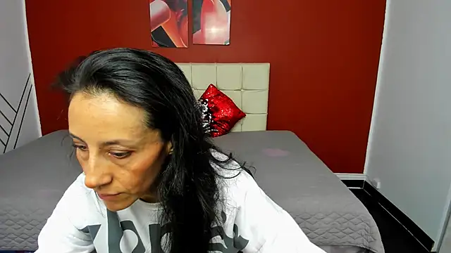 Abrillee1 online show from 25, 2, 2025