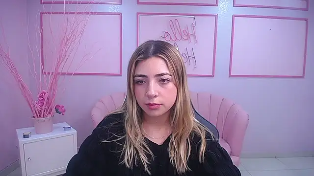 Snapshot of channel_blonde_a chatting on 1, 12, 2024 channel blonde a online show from 1, 12, 2024