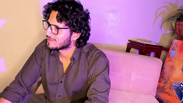 Nicholasrodrii online show from 15, 1, 2025