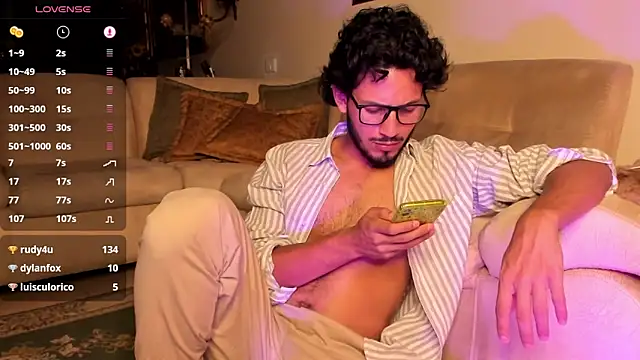 Nicholasrodrii online show from 30, 1, 2025