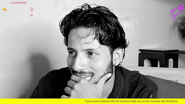 Nicholasrodrii online show from 14, 2, 2025