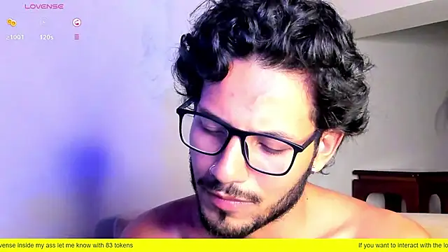 Nicholasrodrii online show from 17, 2, 2025