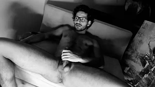 Nicholasrodrii online show from 6, 3, 2025