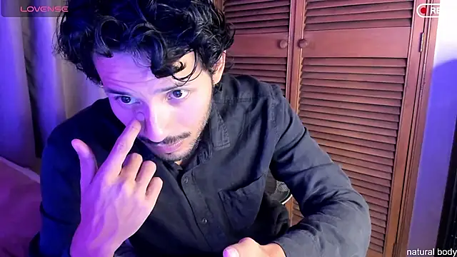 Nicholasrodrii online show from 18, 10, 2025