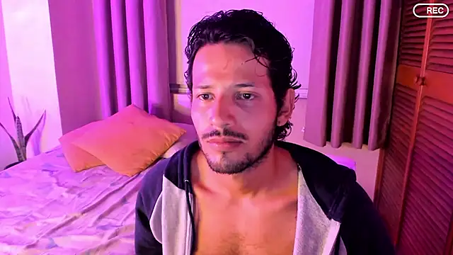 Nicholasrodrii online show from 20, 12, 2025