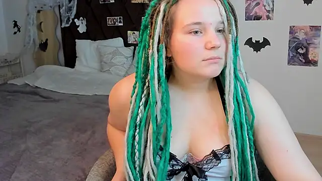 GloriaHylivi online show from 3, 12, 2024