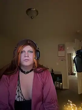 Snapshot of EmberLee chatting on 28, 2, 2025 EmberLee online show from 28, 2, 2025