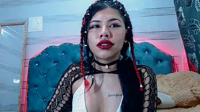 lily jamesx online show from 18, 3, 2025