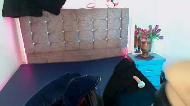 lily jamesx online show from 21, 11, 2025