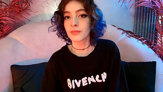 Snapshot of EvaHalsey chatting on 20, 10, 2025 EvaHalsey online show from 20, 10, 2025