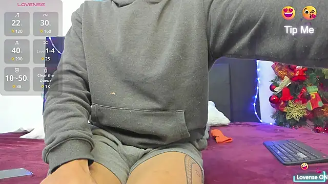 nakedfoam1 online show from 4, 12, 2024