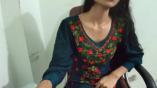 Snapshot of Srabontii chatting on 5, 3, 2025 Srabontii online show from 5, 3, 2025