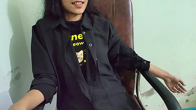 Snapshot of Srabontii chatting on 15, 3, 2025 Srabontii online show from 15, 3, 2025