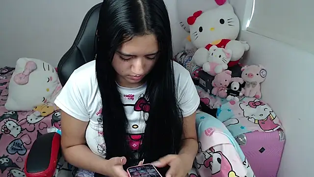 Snapshot of kayla_k18 chatting on 5, 6, 2026 kayla k18 online show from 5, 6, 2026