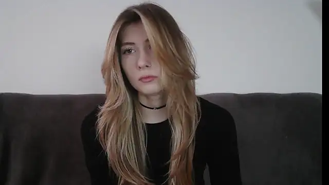 ErikaShyy online show from 29, 1, 2025