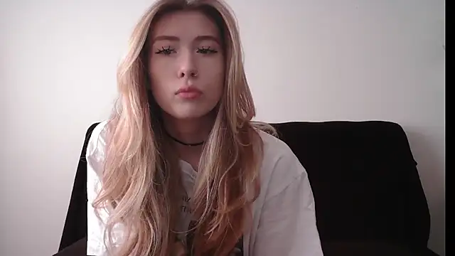 ErikaShyy online show from 18, 9, 2025