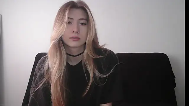 ErikaShyy online show from 10, 10, 2025