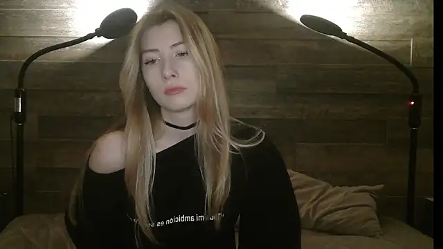 ErikaShyy online show from 26, 11, 2025