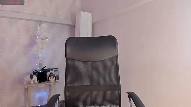 CyntiaAdams online show from 13, 1, 2025