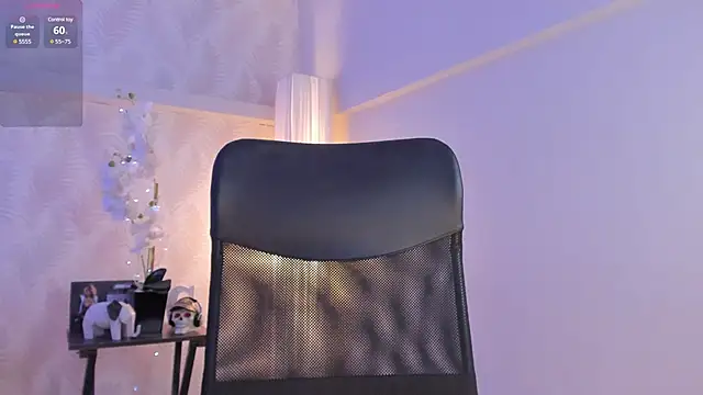 CyntiaAdams online show from 5, 2, 2025