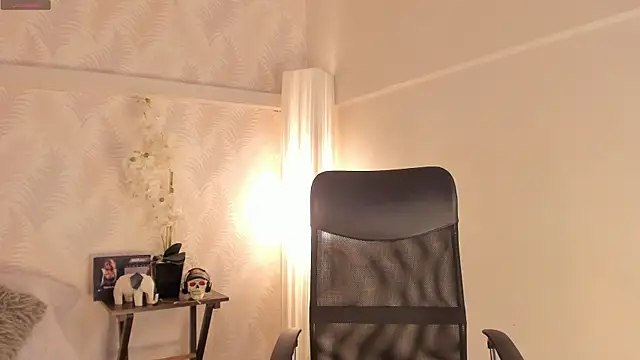 CyntiaAdams online show from 12, 2, 2025