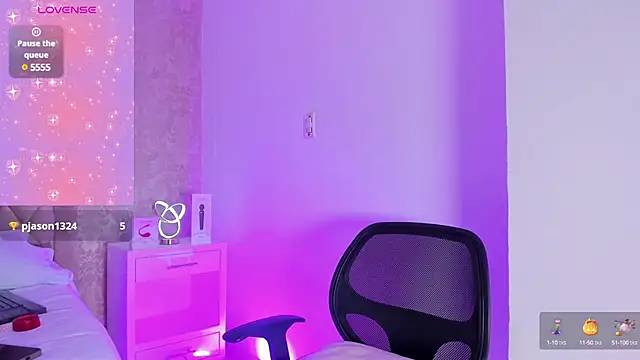 Snapshot of LiaFlowers chatting on 28, 1, 2025 LiaFlowers online show from 28, 1, 2025