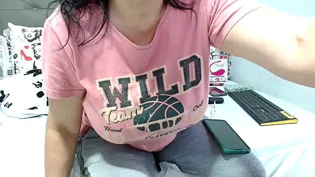 Snapshot of katysquirtdirty chatting on 17, 2, 2025 katysquirtdirty online show from 17, 2, 2025