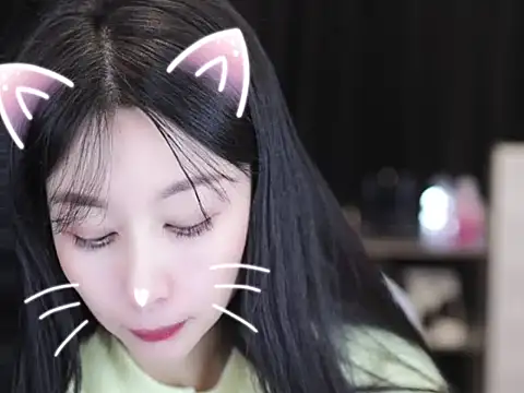 Nuyoah-77 online show from 16, 12, 2025