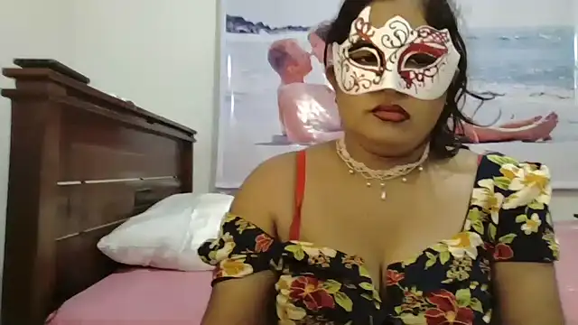 Snapshot of Maya8175 chatting on 5, 1, 2025 Maya8175 online show from 5, 1, 2025