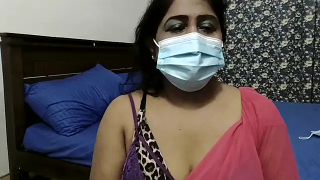 Snapshot of Maya8175 chatting on 25, 9, 2025 Maya8175 online show from 25, 9, 2025