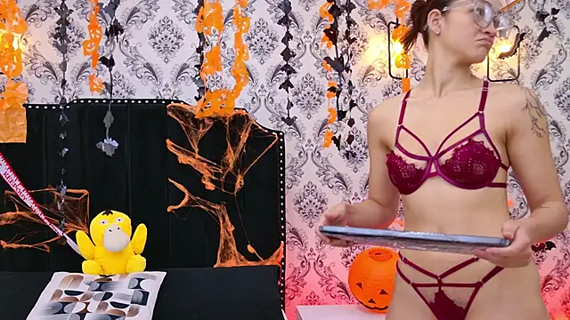 SaaraBrown online show from 20, 10, 2025