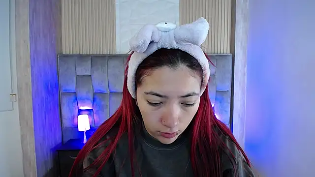 Snapshot of Mia_Rinn chatting on 13, 9, 2025 Mia Rinn online show from 13, 9, 2025