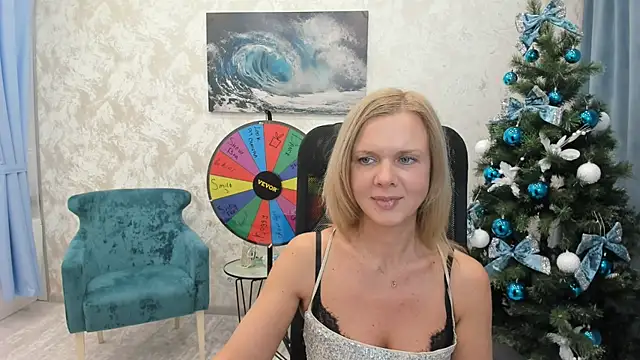 AgathaKlouin online show from 25, 12, 2024