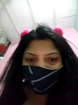 Snapshot of Hotty-Divya chatting on 2, 4, 2026 Hotty-Divya online show from 2, 4, 2026