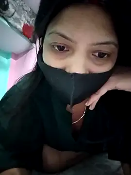 Snapshot of Hotty-Divya chatting on 6, 4, 2026 Hotty-Divya online show from 6, 4, 2026