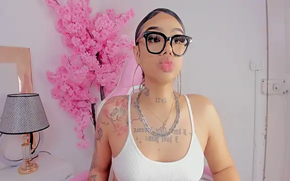 Snapshot of Mia_Jansen chatting on 17, 1, 2025 Mia Jansen online show from 17, 1, 2025