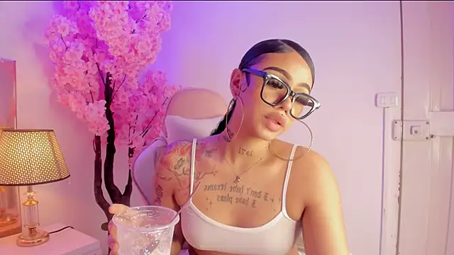 Snapshot of Mia_Jansen chatting on 13, 2, 2025 Mia Jansen online show from 13, 2, 2025