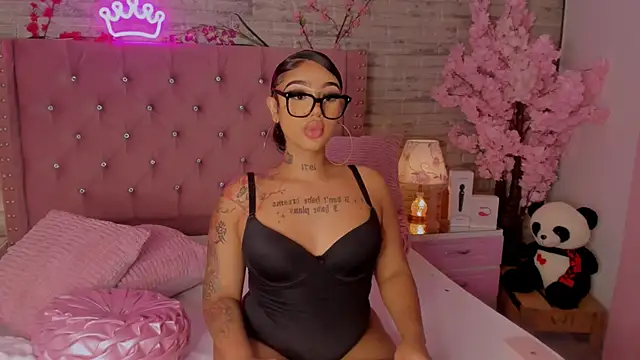 Snapshot of Mia_Jansen chatting on 28, 9, 2025 Mia Jansen online show from 28, 9, 2025