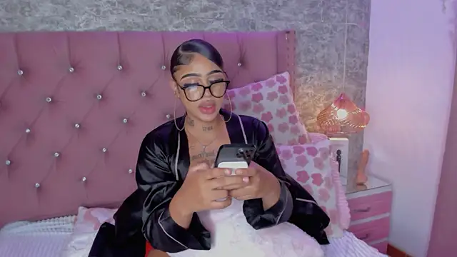 Snapshot of Mia_Jansen chatting on 5, 1, 2026 Mia Jansen online show from 5, 1, 2026