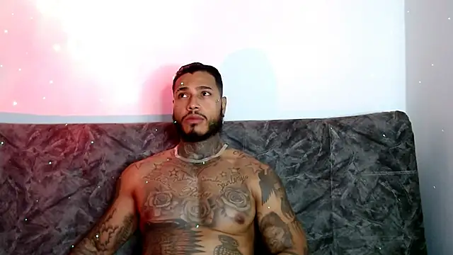 Snapshot of Exotic_tatto27121 chatting on 19, 12, 2024 Exotic tatto27121 online show from 19, 12, 2024