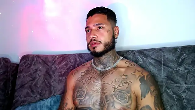 Snapshot of Exotic_tatto27121 chatting on 17, 1, 2025 Exotic tatto27121 online show from 17, 1, 2025