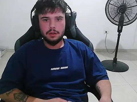 Snapshot of tubabymaldito0 chatting on 25, 11, 2025 tubabymaldito0 online show from 25, 11, 2025