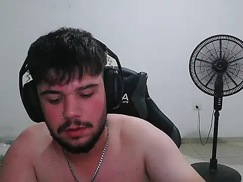 Snapshot of tubabymaldito0 chatting on 26, 11, 2025 tubabymaldito0 online show from 26, 11, 2025